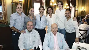 FRATERNAL FESTEJO EN LA LONJA