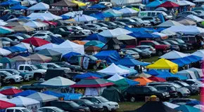 Hallan cuerpo de beb&eacute; en ba&ntilde;o port&aacute;til durante festival en Michigan