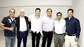 PAP&Aacute;S FESTEJAN CON UNA CATA DE VINOS