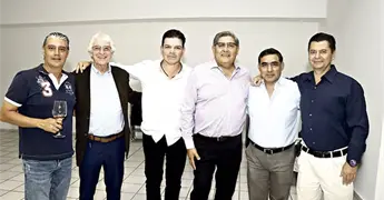 PAPÁS FESTEJAN CON UNA CATA DE VINOS PAPÁS FESTEJAN CON UNA CATA DE VINOS