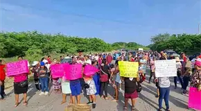 Pescadores de Oaxaca protestan contra Pemex