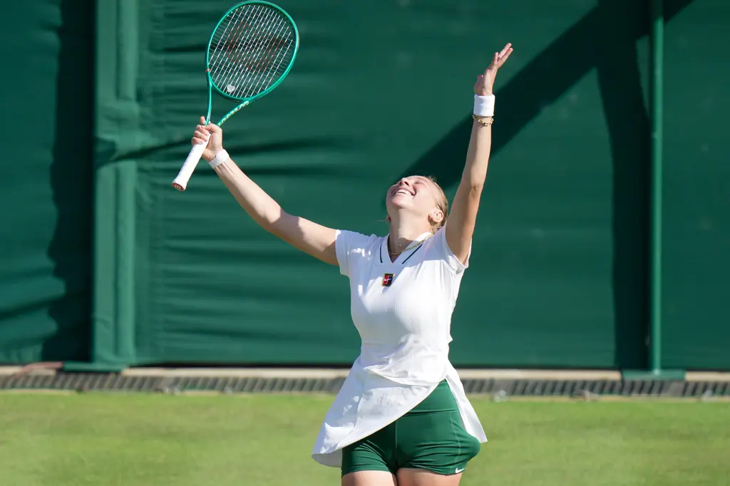 Amanda Anisimova avanza a tercera ronda en Wimbledon 2026