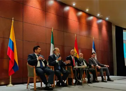 Carlos Slim llama a impulsar sustituci&oacute;n de importaciones en M&eacute;xico