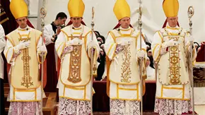 El Vaticano excomulga a obispos y sacerdotes cismáticos, y advierte a sus seguidores El Vaticano excomulga a obispos y sacerdotes cismáticos, y advierte a sus seguidores
