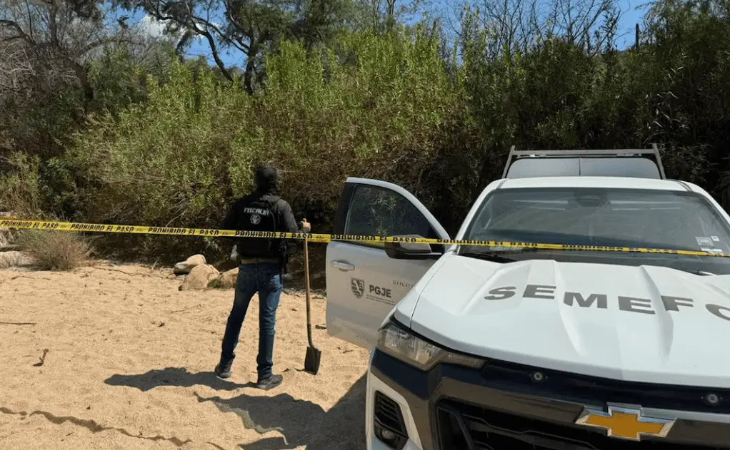 Hallan fosas clandestinas en Los Cabos, BCS