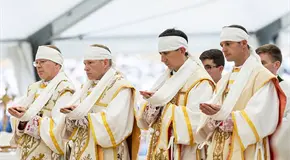 Los "lefebvrianos" desaf&iacute;an al Vaticano