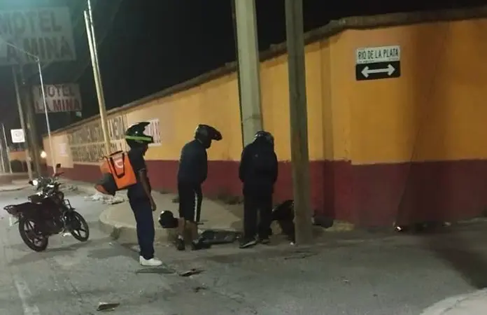 Muere atropellado motociclista armado