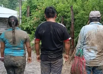 Por mandato judicial, familias regresan a la comunidad La Pe&ntilde;a