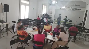 Usan Cabildo para reclutar personal de tiendas 3B