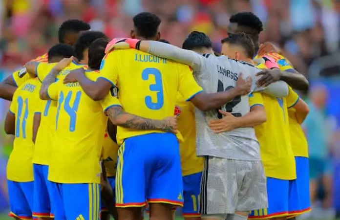 Colombia y Ghana, por el último pase