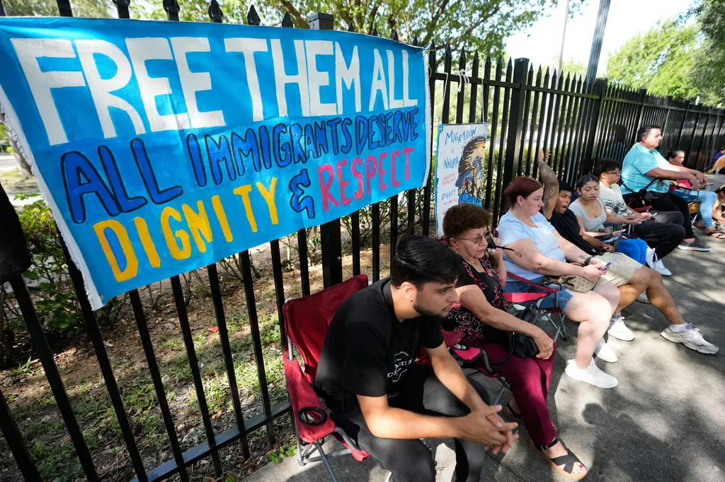 ICE realiza 10.000 arrestos en cinco días en junio