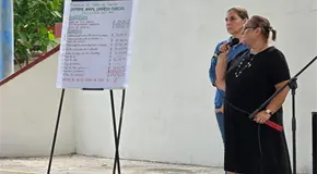 Tesorera de APF se transa billetes