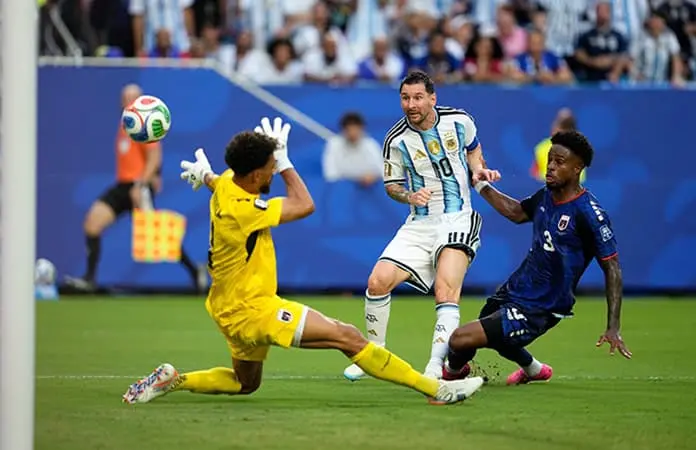 Argentina suda para ir a octavos Argentina suda para ir a octavos
