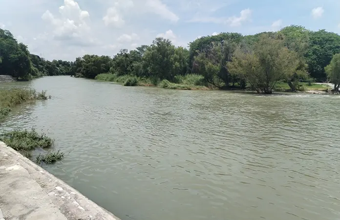 Baja el nivel del río Valles