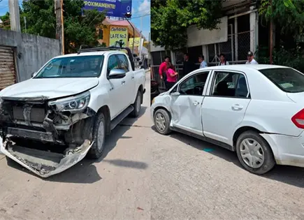 Causa accidente al no respetar semáforo en rojo Causa accidente al no respetar semáforo en rojo