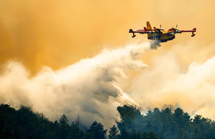Evacuan a miles por incendio en Colorado