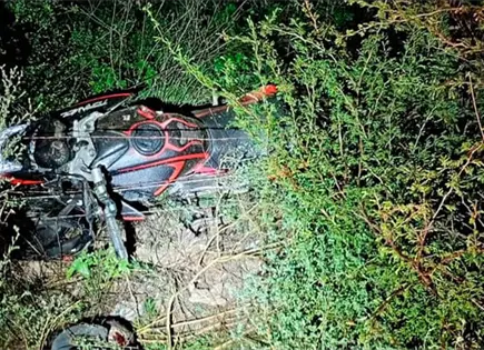 Motociclista se accidenta en carretera a San Rafael Motociclista se accidenta en carretera a San Rafael