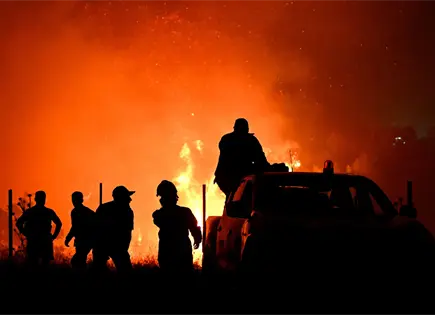 Incendios forestales afectan Portugal, Grecia y España con apoyo internacional Incendios forestales afectan Portugal, Grecia y España con apoyo internacional
