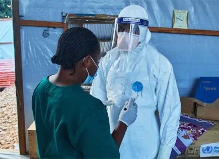 Las pruebas de un nuevo tratamiento contra el ébola llevan esperanza al este de Congo Las pruebas de un nuevo tratamiento contra el ébola llevan esperanza al este de Congo