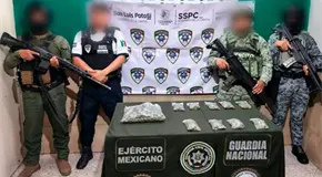 Sujetos tiran marihuana al huir de la policía
