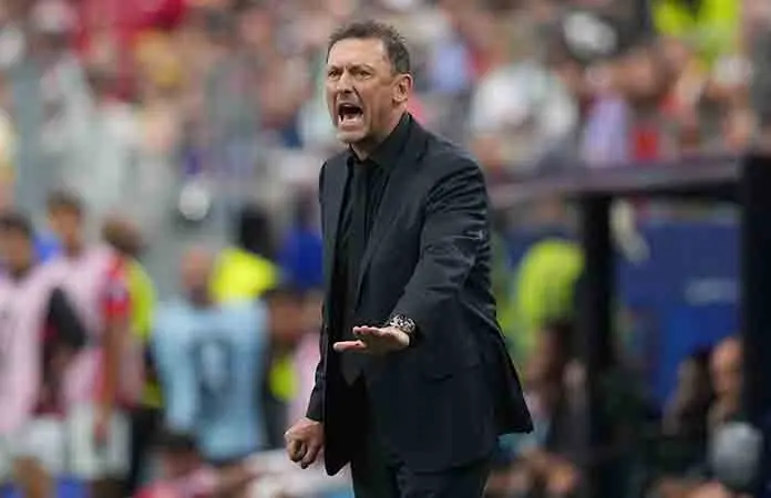 Australia respalda a Tony Popovic