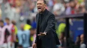 Australia respalda a Tony Popovic