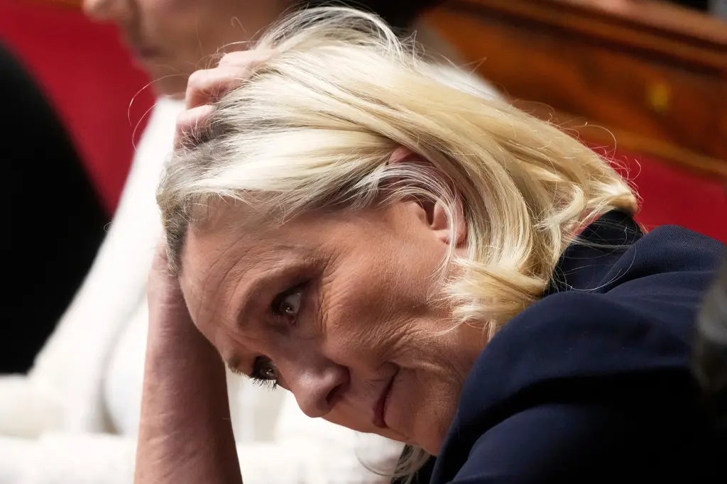 Fallo de tribunal francés podría frustrar candidatura de Marine Le Pen