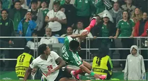 Ingleses piden a FIFA quitar sanción a expulsado contra México Ingleses piden a FIFA quitar sanción a expulsado contra México