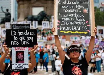 Marchan las madres buscadoras Marchan las madres buscadoras