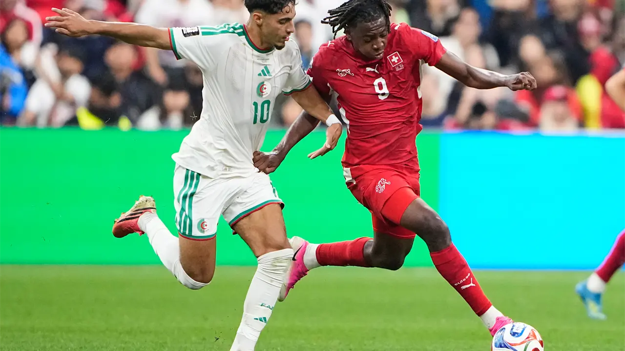 Astro suizo Manzambi y otros 2 jugadores abandonan práctica para duelo con Colombia