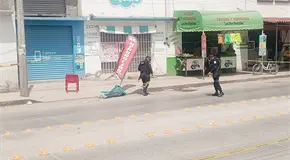 Atacan a balazos a dos hombres; uno pierde la vida