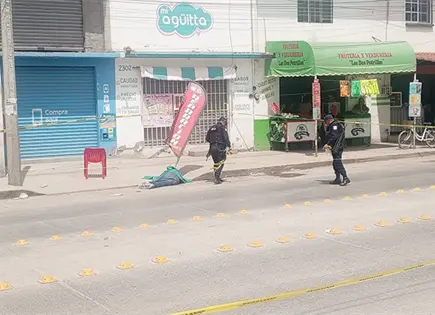 Atacan a balazos a dos hombres; uno pierde la vida Atacan a balazos a dos hombres; uno pierde la vida