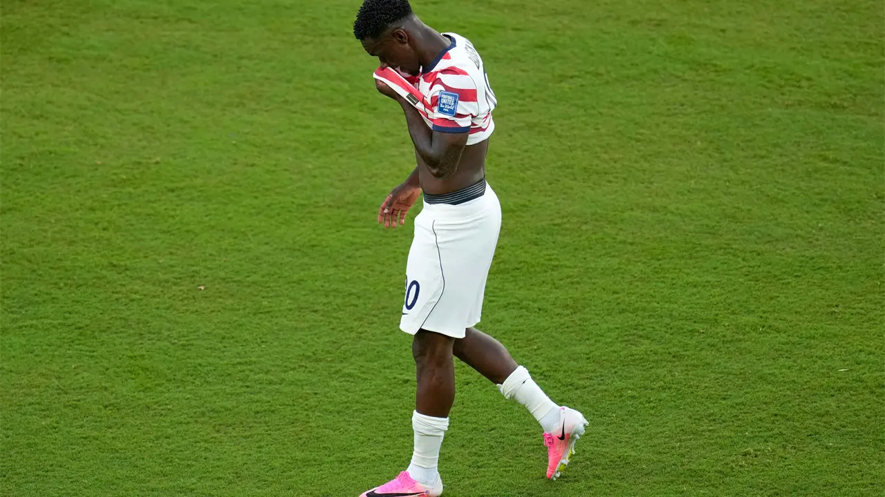 FIFA levanta suspensión de Balogun y Bélgica expresa sorpresa