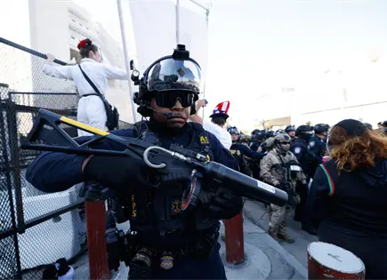 Gobierno de EEUU adquiere dos centros de detención en California Gobierno de EEUU adquiere dos centros de detención en California