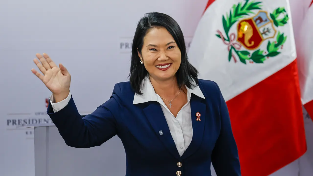 Keiko Fujimori propone continuidad de Julio Velarde en Banco Central