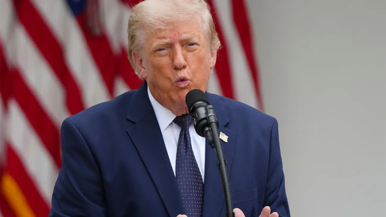 Trump atribuye a su gobierno recortes de precios en Walmart