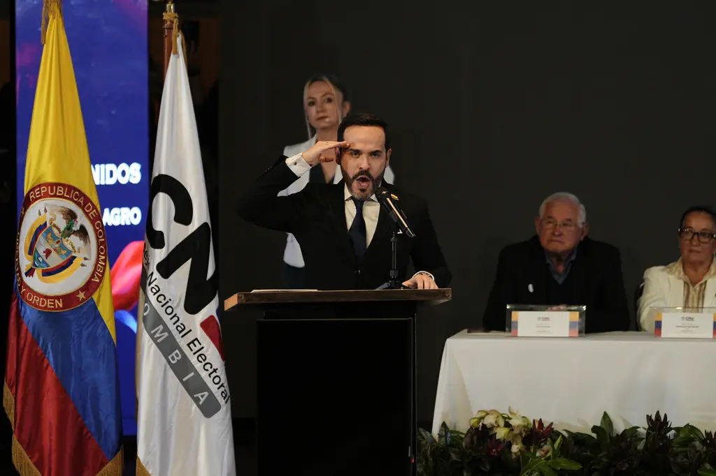 Abelardo de la Espriella suspende transición tras rechazo de Petro