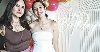 CELEBRA SUS 15 AÑOS CELEBRA SUS 15 AÑOS