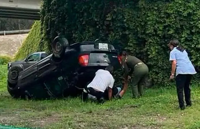 Dos heridos, saldo de volcadura en el río Santiago Dos heridos, saldo de volcadura en el río Santiago