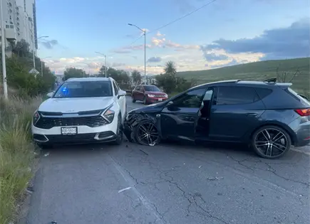 Guardia Civil atiende choque m&uacute;ltiple en Libramiento Oriente