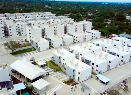 Infonavit entrega primeras Viviendas del Bienestar en Valles