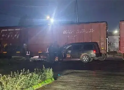 Intenta ganar paso al tren en la Constancia Intenta ganar paso al tren en la Constancia