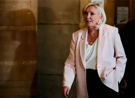 Llevará Marine Le Pen un monitor electrónico Llevará Marine Le Pen un monitor electrónico