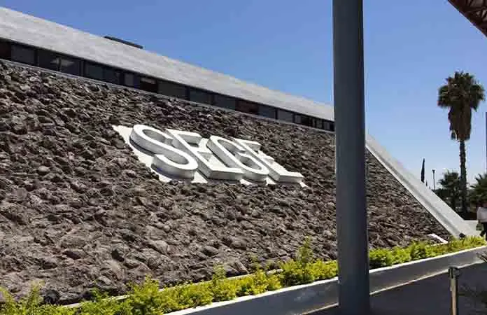 Maestros denuncian retención de pago por parte de la SEGE