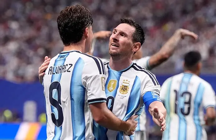 Messi agranda su leyenda en el caos Messi agranda su leyenda en el caos