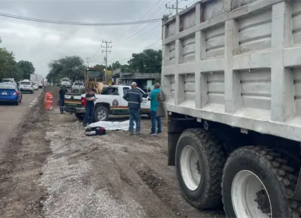Muere cabo de obra arrollado por camión de carga Muere cabo de obra arrollado por camión de carga