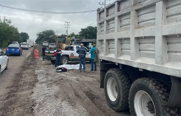 Muere cabo de obra arrollado por cami&oacute;n de carga