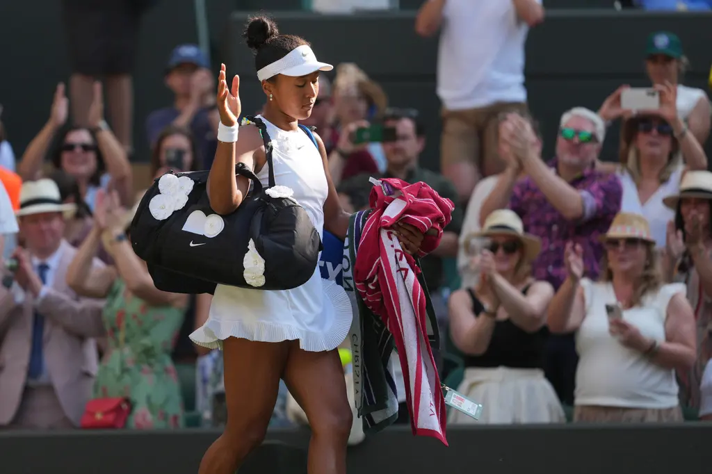Naomi Osaka pierde en Wimbledon por fascitis plantar