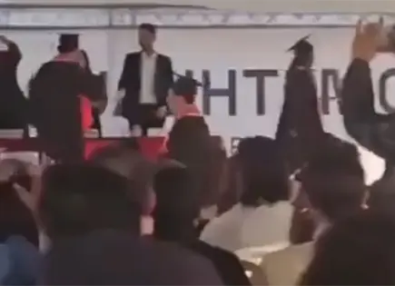 Video | Gilberto Mora se gradúa... ¡de la prepa! Video | Gilberto Mora se gradúa... ¡de la prepa!