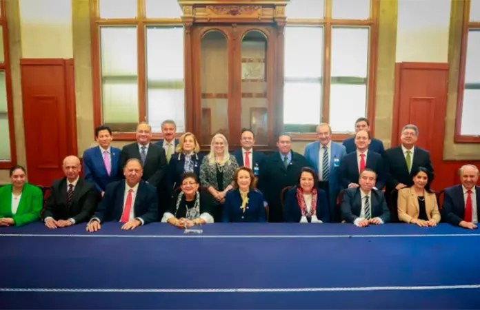 Yasmín Esquivel recibe al Consejo Nacional de la Abogacía en la SCJN